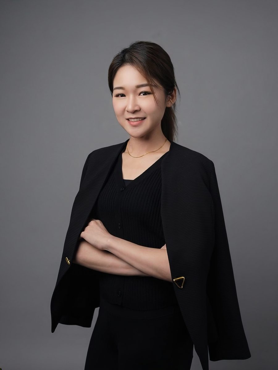 Ivy Khoo, Master at Wendy Brow